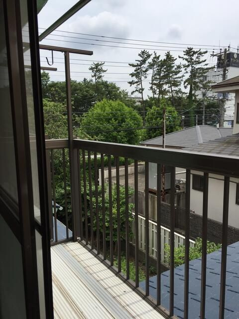 コーワ北里のバルコニー
