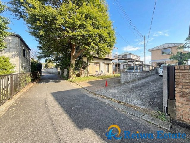中古戸建　茅ヶ崎市下寺尾の前面道路含む現地写真