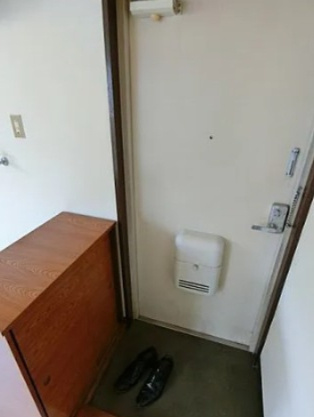 メゾン日吉の玄関