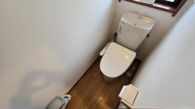 高槻市西冠1丁目　戸建