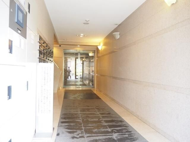 ルーブル早稲田参番館のエントランス