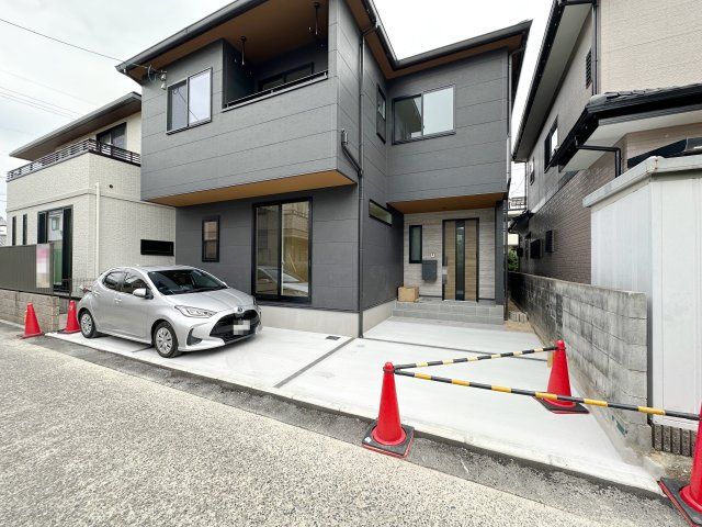 佐伯区五日市中央3丁目の駐車場|車は2台駐車可能☆