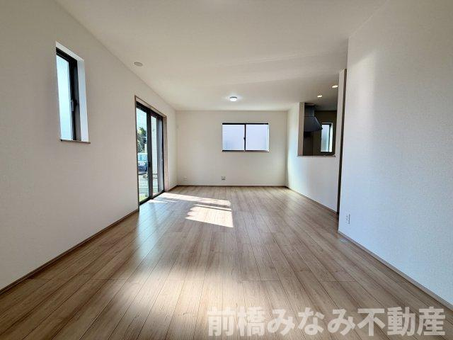 【新築】前橋市古市町　限定１棟　ハートフルタウン　新築建売の居間・リビング|リビングです