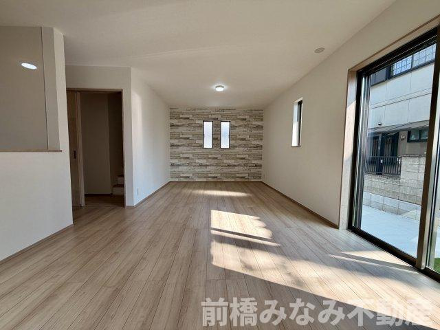 【新築】前橋市古市町　限定１棟　ハートフルタウン　新築建売の居間・リビング|ゆったりとした居間です