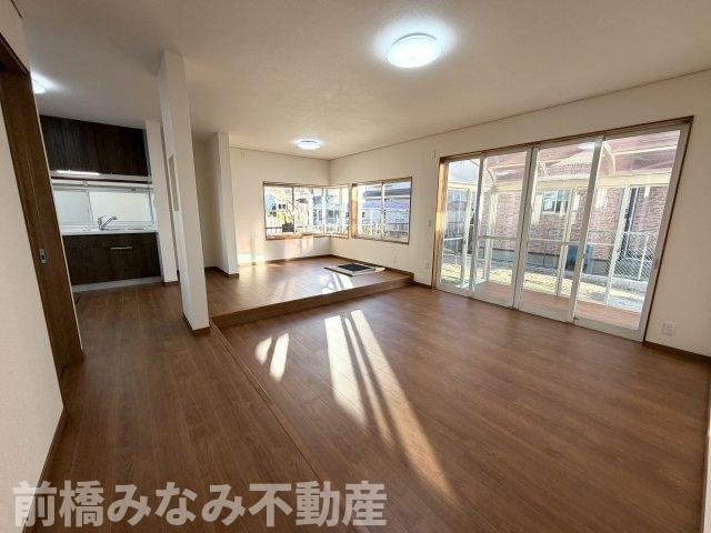 【中古】高崎市倉賀野町　５LDKの居間・リビング|こちらの居間で趣味の時間をお楽しみください