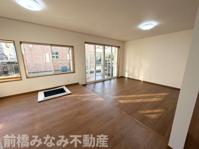 【中古】高崎市倉賀野町　５LDKの居間・リビング|ゆったり過ごせるリビングです