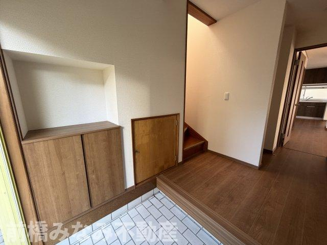 【中古】高崎市倉賀野町　５LDKの玄関|落ち着いた玄関です