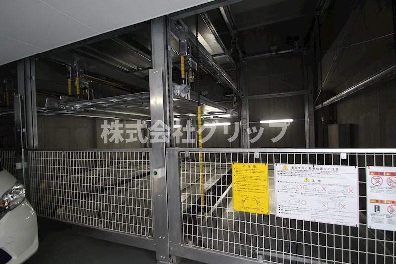 デュオステージ横濱天王町の駐車場