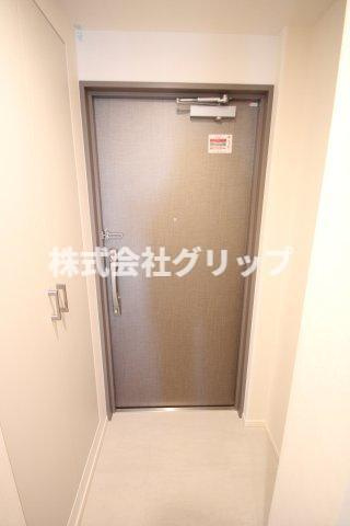 パークアクシス横浜阪東橋の玄関