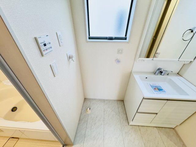 市川市大野町１丁目新築戸建【大野小学校：9分】のランドリースペース|洗濯機置き場・乾燥機用ガス栓つき