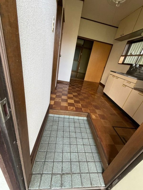 渡辺ハイツの玄関