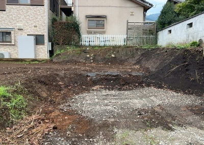 【外観】 | 半原字原売地 | 土地購入を検討されている場合、境界杭がない状態で購入してしまうと境界確定測量をする必要があり、費用がかかります。購入の前に、売主、隣土地所有者立ち合いのもと境界を確定し境界杭を設置するのがベストです。