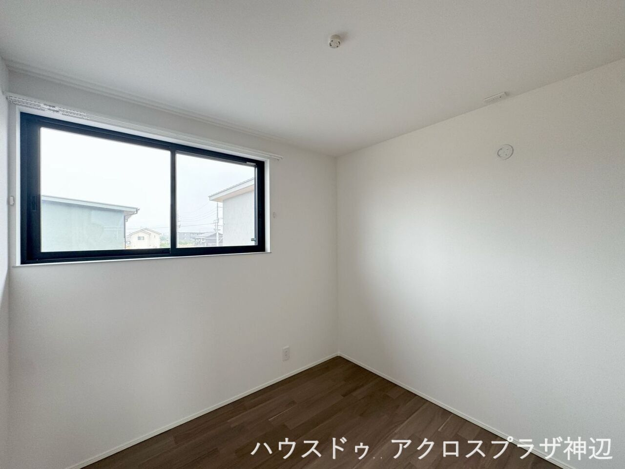高西町川尻1号棟　3790万の洋室|【洋室5帖②】壁面が多く確保されているため、家具の配置替えがしやすいのも魅力。