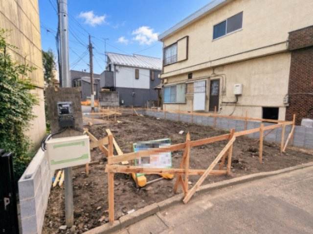 中野区野方2丁目　新築戸建の前面道路含む現地写真|2026.10.29撮影

現地ご見学希望・資料請求などお気軽にお問い合わせ下さい！
03-5990-5201