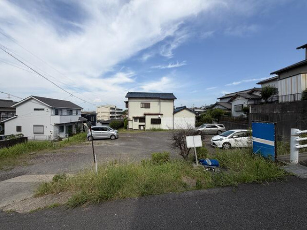 知多市 八幡字新道　売り土地の前面道路含む現地写真