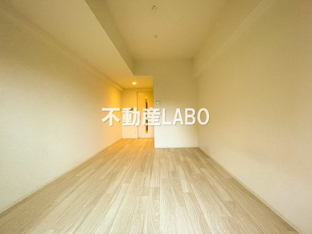 エスリード弁天町グロリアの洋室