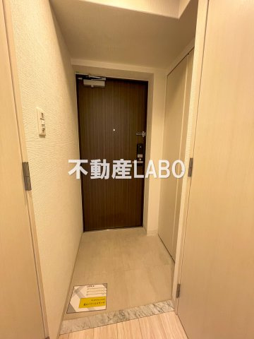 エスリード弁天町グロリアの玄関