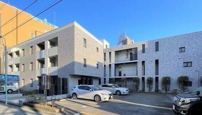 【外観】 | シメントピア | 鉄筋コンクリート造のがっちりとした建物。