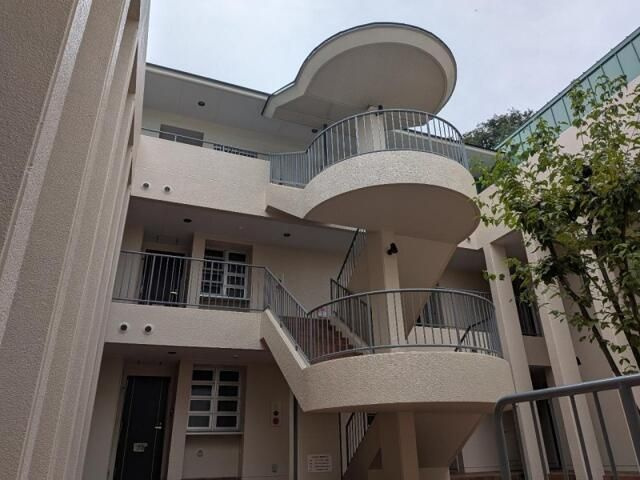 フロレスタ大倉山壱番館の外観