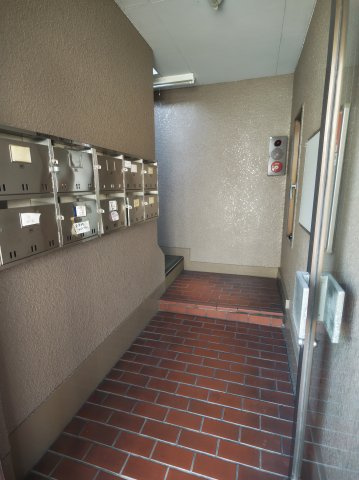 寝屋川コーポラスⅡのロビー