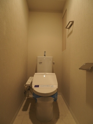 新品家具付きマンション淡路町3(KaGood東京)のトイレ|清潔感のあるトイレです