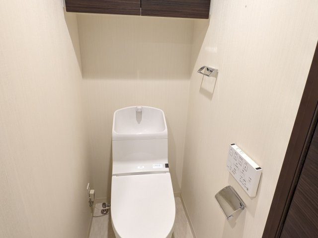 アゼスト堀切菖蒲園Ⅱのトイレ|ゆったりとした空間のトイレです