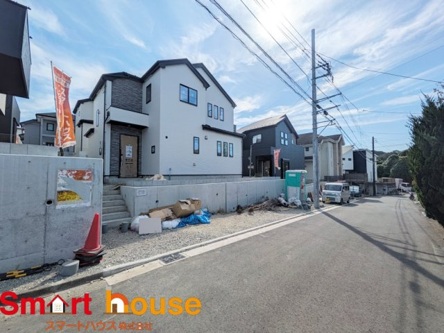 横浜市栄区桂台西5期全8棟の前面道路含む現地写真|7号棟外観