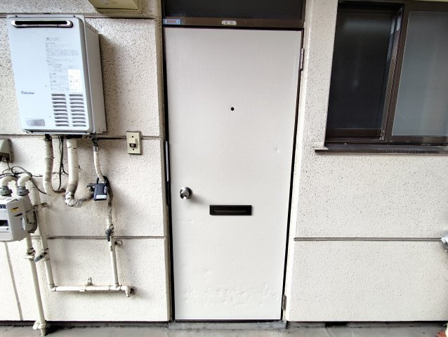 江戸川区東松本１丁目の賃貸マンションのエントランス