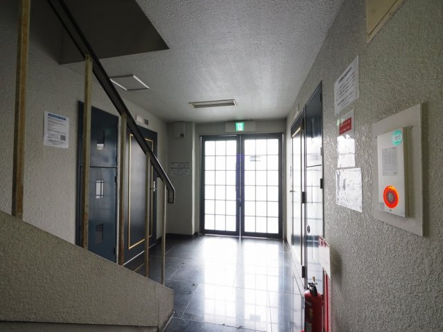 ソラーナ八戸ノ里のロビー