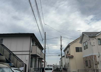 【展望】 | 入谷東新築戸建 | 桜や紅葉の名所に出かける人は多いと思いますが、家にいながら季節の移ろいを感じる生活を送りませんか？リビングや窓から見える景色が生活を彩るワンポイントに！現地から見える景色を堪能してみては如何でしょう。