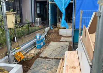【庭】 | 入谷東新築戸建 | 庭があることでガーデニングや家庭菜園はもちろん、こどもの遊び場やペットを放して遊ぶことができます。また、家の周囲に余裕があるということです。隣地との間があれば、十分な日当たりと、風通しが確保できます。