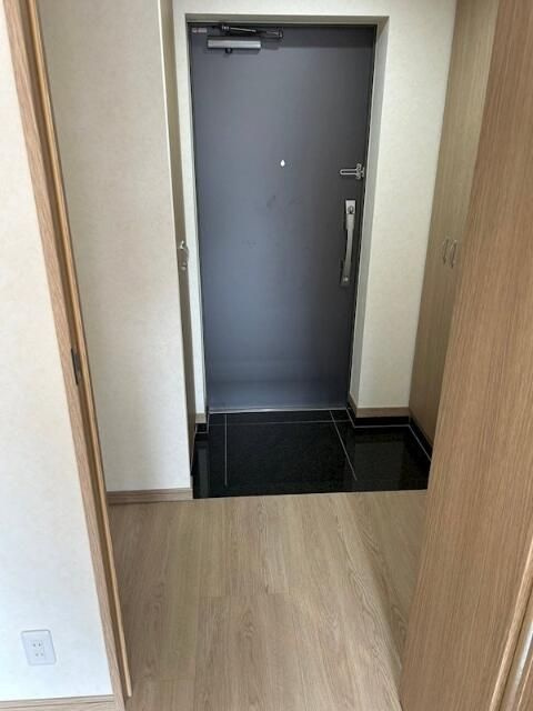ルーブル蓮根弐番館の玄関