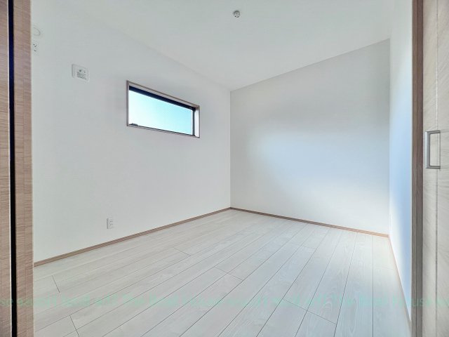 Precious庄内通の洋室