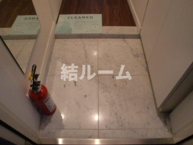 北区王子１丁目の賃貸マンションの玄関