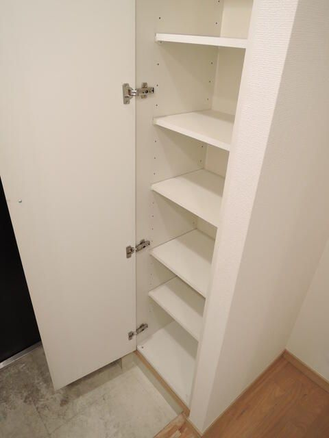 グランヴァン中野江古田の収納