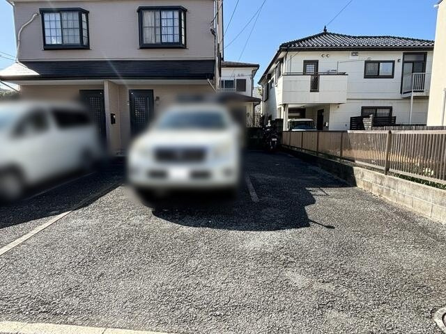 茅ヶ崎市浜竹３丁目のテラスの駐車場
