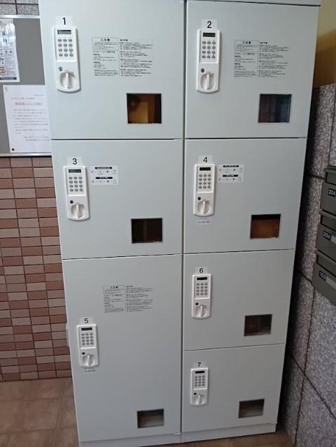 スタジオロワール中野のエントランス