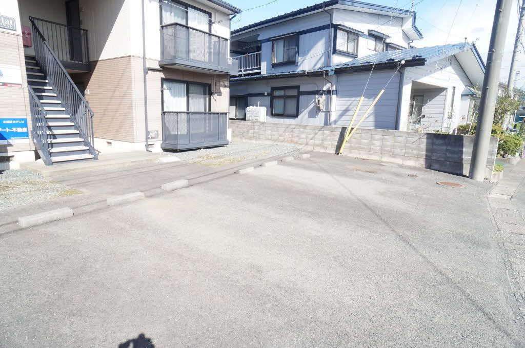 サンフラットの駐車場
