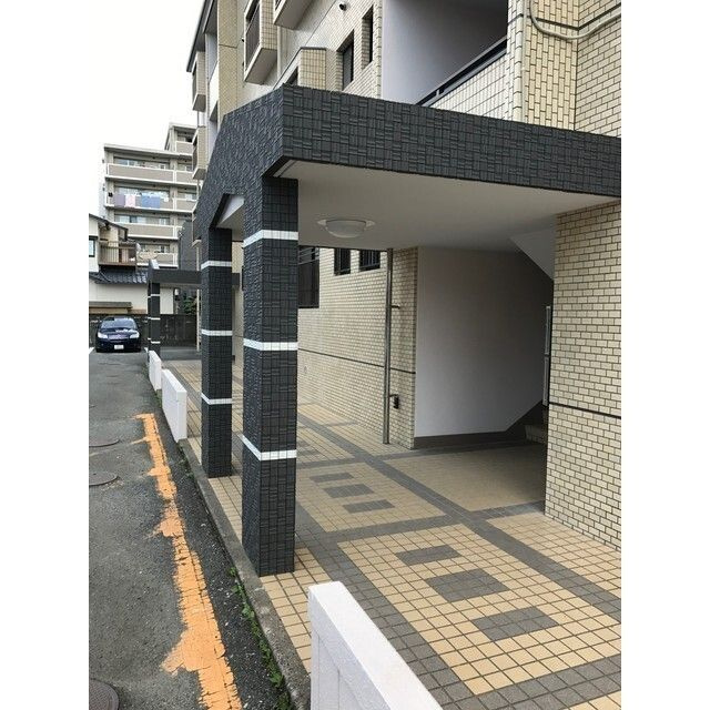 柴戸ビルのエントランス