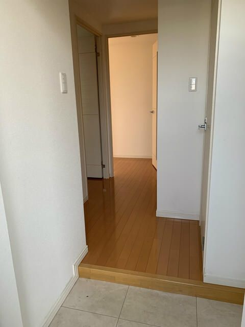 センテニアル王子神谷アネックスの玄関