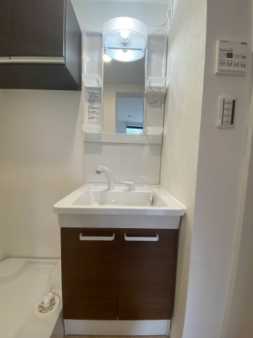 (仮称)伊勢町新築アパートの独立洗面台|別部屋参照