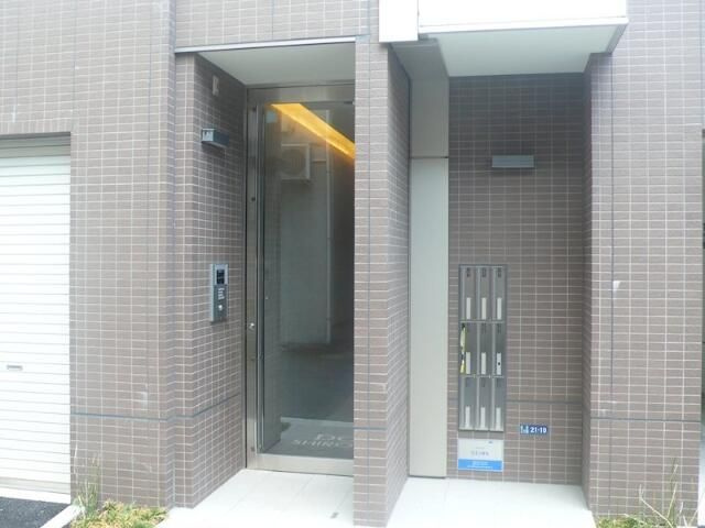 ＤＯＲＦ ＳＨＩＲＯＫＡＮＥのエントランス