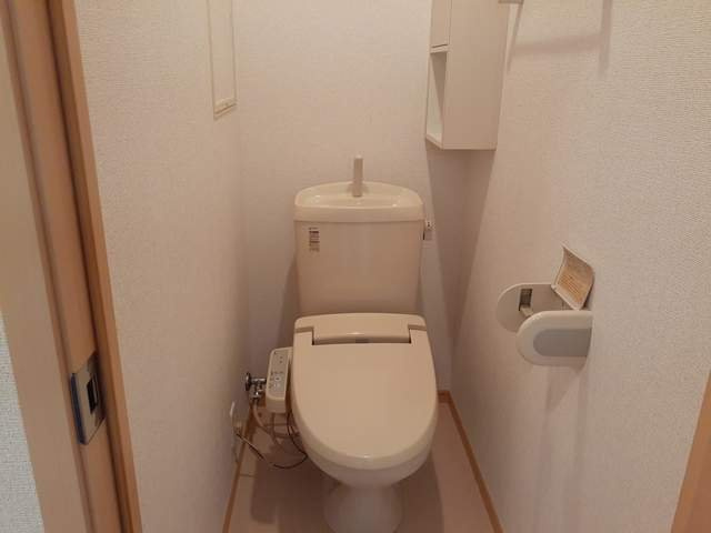 ベーネ　ルナのトイレ|落ち着いた色調のトイレです