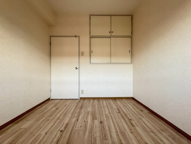 フォルク北千里G棟の洋室