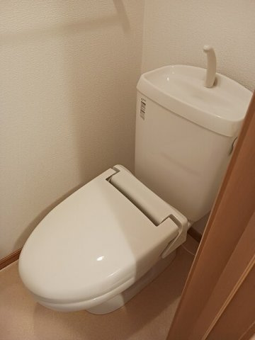 ハーベストホーム弐番館　Ⅰのトイレ|落ち着いた色調のトイレです