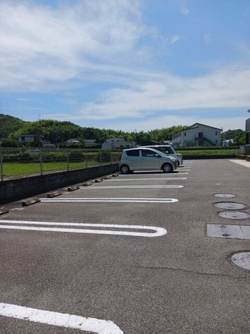 ハーベストホーム弐番館　Ⅰの駐車場|駐車スペースもあります