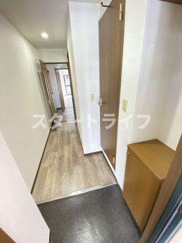 大阪市淀川区木川西４丁目の賃貸マンションの玄関