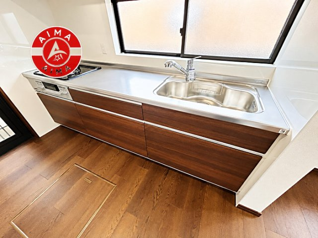 福岡市東区美和台5丁目のキッチン|ご家族を近くに感じられる対面キッチンのLDK。会話もはずみそうですね。