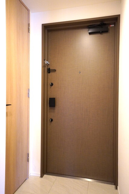 Ｊ．ＧＲＡＮ　Ｃｏｕｒｔ　品川西大井ＥＡＳＴの玄関|※写真は同タイプ住戸です。