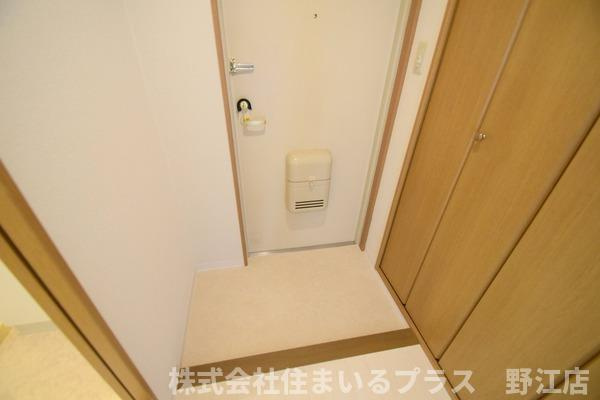 緑第3三友マンションの玄関